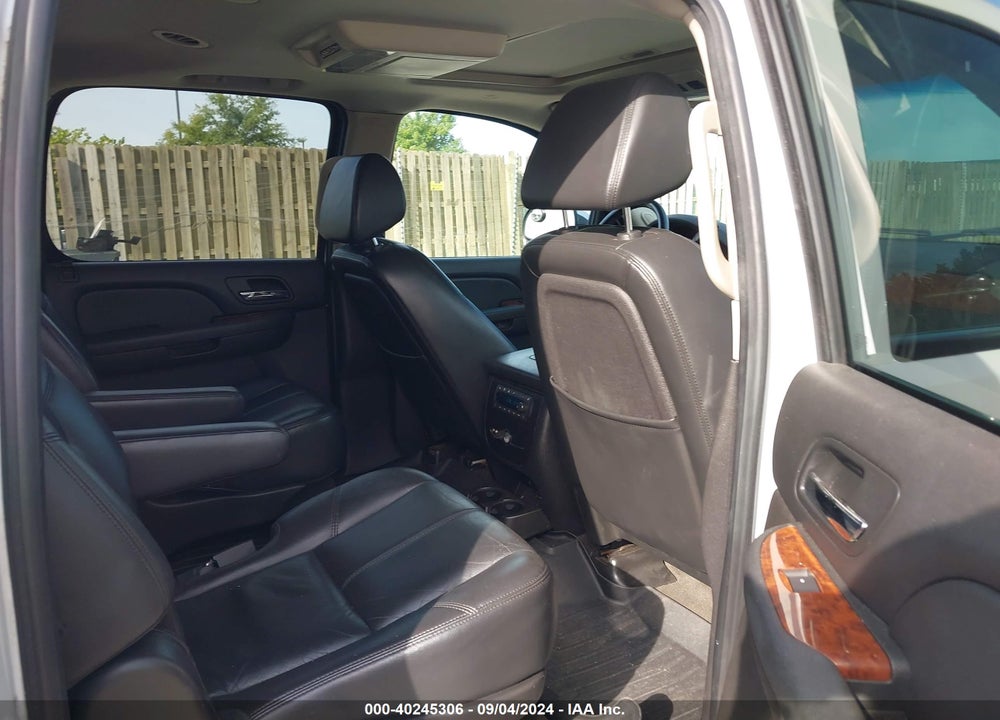 2008 CHEVROLET SUBURBAN 1500 LTZ VIN: 3GNFK16328G159984