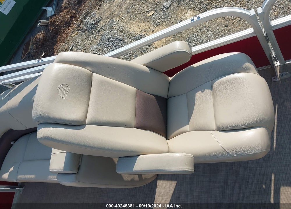 2019 SUNTRACKER PONTOON VIN: BUJ10657A919