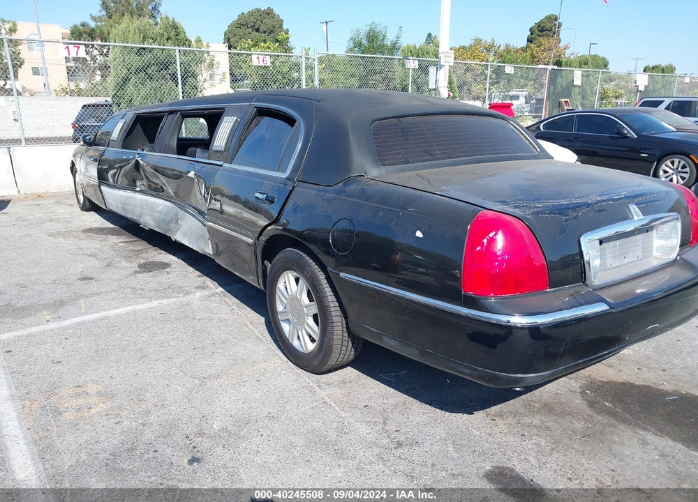 2007 LINCOLN TOWN CAR EXECUTIVE VIN: 1L1FM88W97Y608095