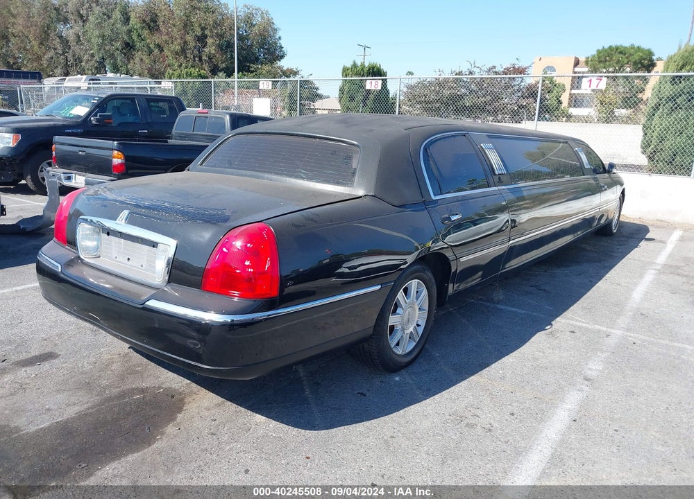 2007 LINCOLN TOWN CAR EXECUTIVE VIN: 1L1FM88W97Y608095