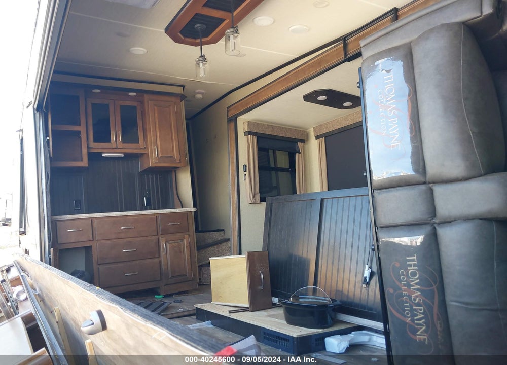 2019 GRAND DESI REFLECTION VIN: 573FR3622K3322059