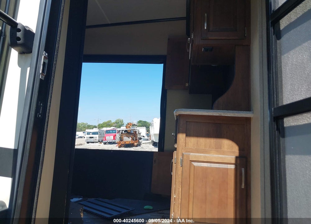 2019 GRAND DESI REFLECTION VIN: 573FR3622K3322059