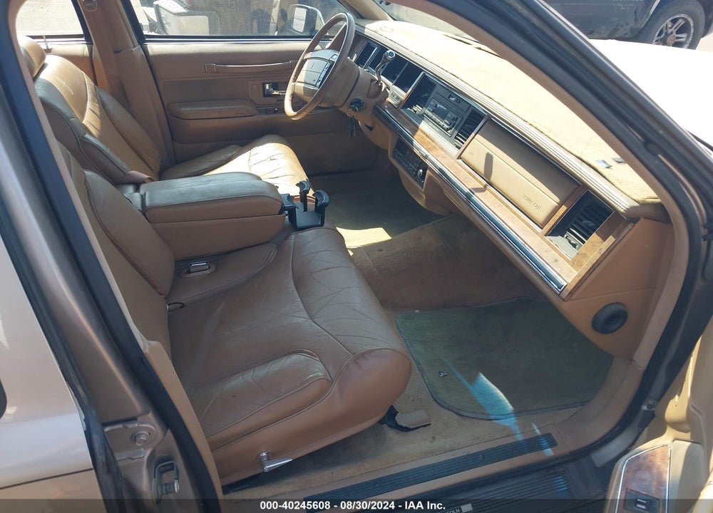 1994 LINCOLN TOWN CAR SIGNATURE/TOURNAMENT VIN: 1LNLM82WXRY733006