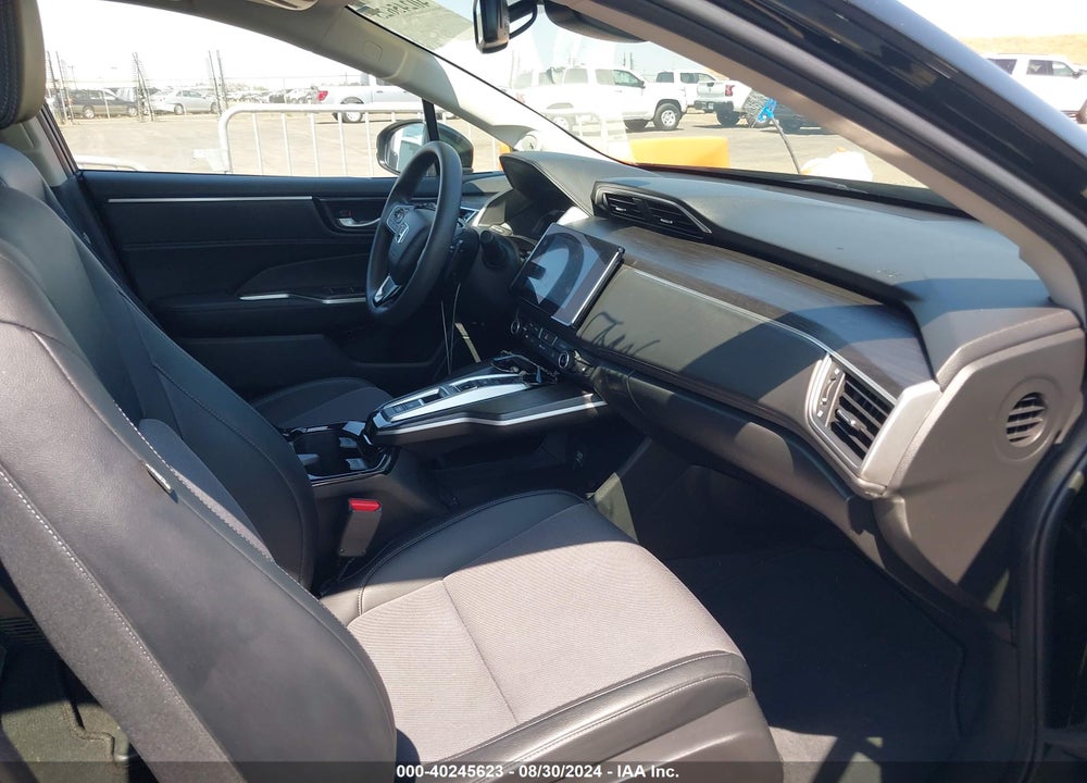 2018 HONDA CLARITY PLUG-IN HYBRID VIN: JHMZC5F13JC020477