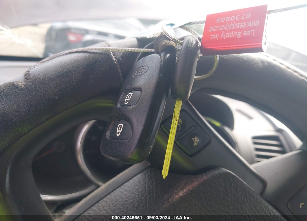 2011 KIA SORENTO LX VIN: 5XYKT4A19BG184317
