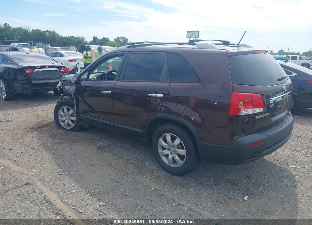2011 KIA SORENTO LX VIN: 5XYKT4A19BG184317