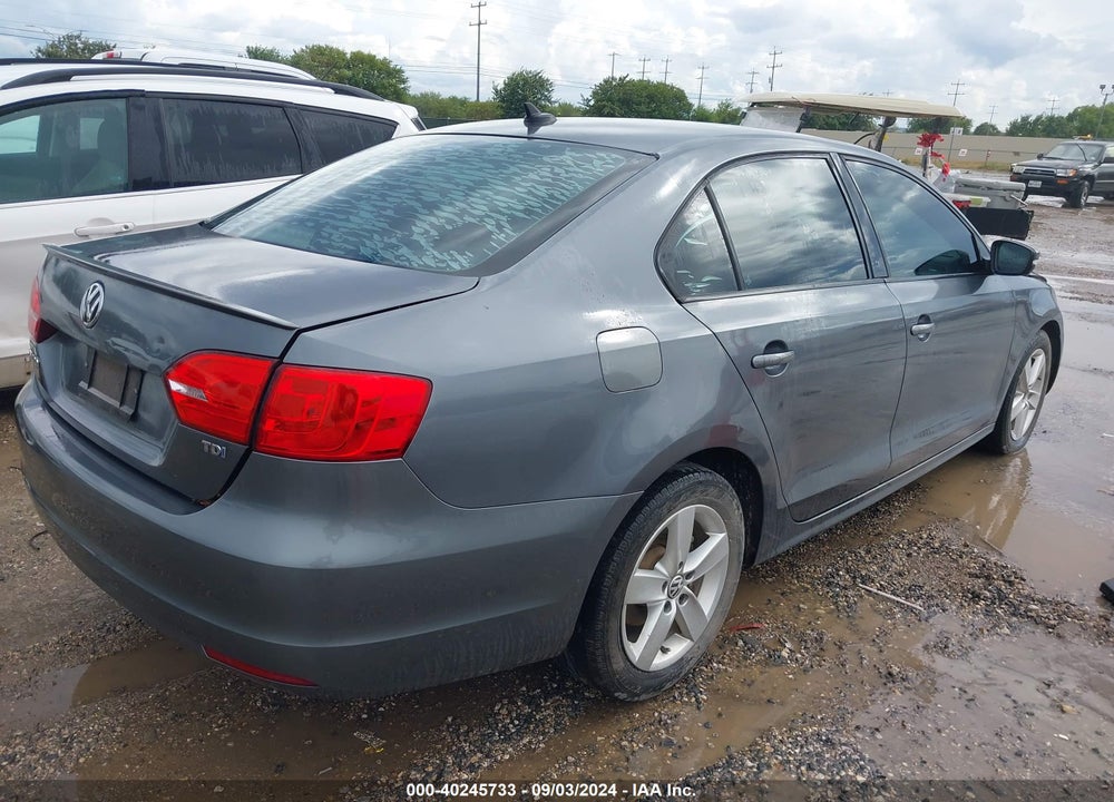 2012 VOLKSWAGEN JETTA 2.0L TDI VIN: 3VWLL7AJ4CM338553