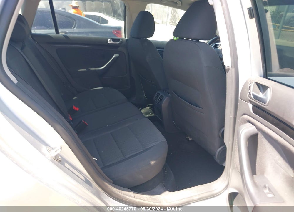 2013 VOLKSWAGEN JETTA SPORTWAGEN 2.5L S/2.5L SE VIN: 3VWPP7AJ5DM692282