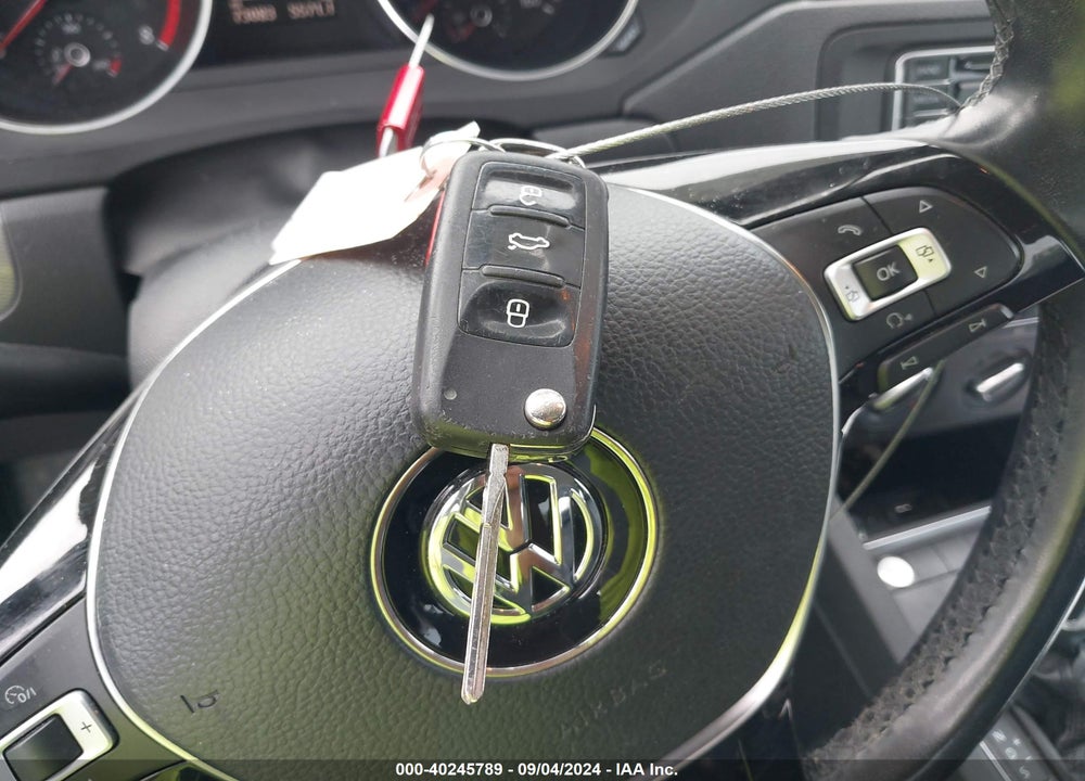 2017 VOLKSWAGEN JETTA 1.4T SE VIN: 3VWDB7AJ4HM220419