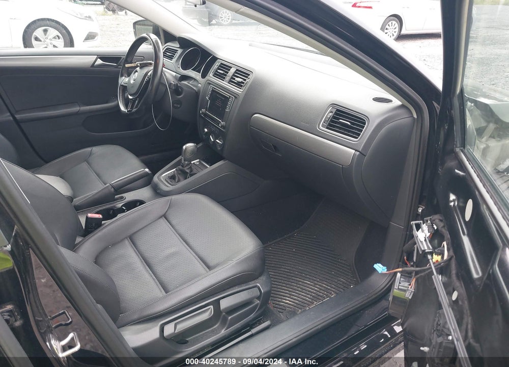 2017 VOLKSWAGEN JETTA 1.4T SE VIN: 3VWDB7AJ4HM220419