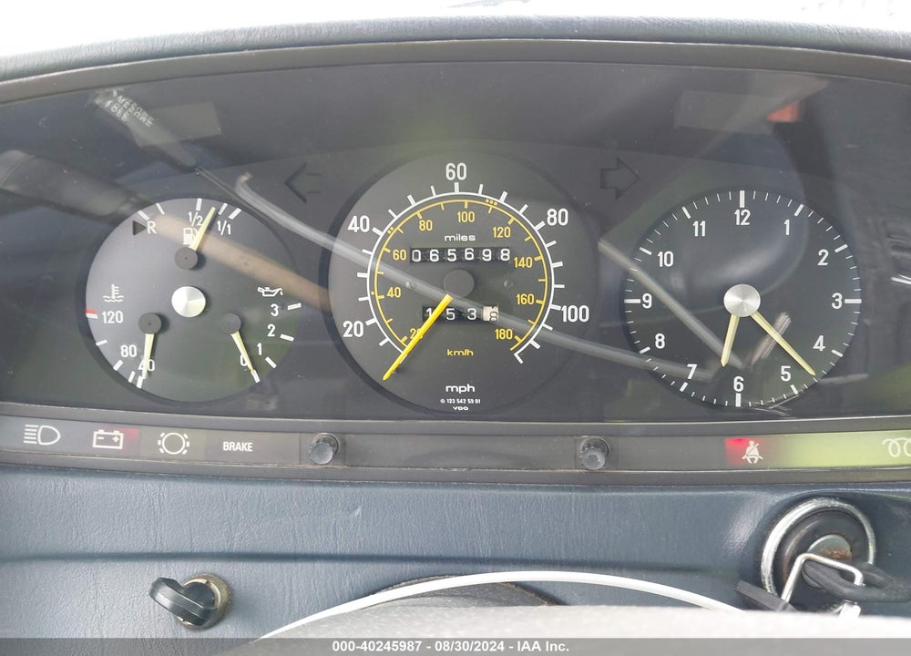 1981 MERCEDES-BENZ 300 D VIN: WDBAB30A2BB253593