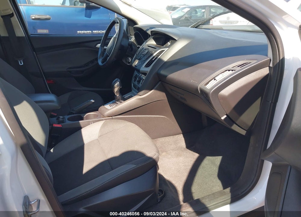 2014 FORD FOCUS SE VIN: 1FADP3F26EL230239