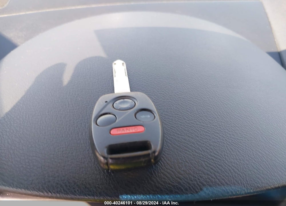2004 HONDA ACCORD 2.4 EX VIN: JHMCM567X4C005535