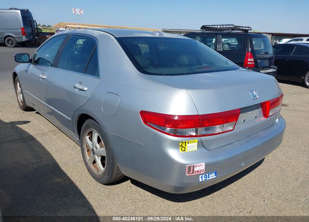 2004 HONDA ACCORD 2.4 EX VIN: JHMCM567X4C005535