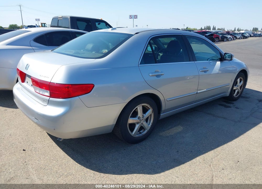 2004 HONDA ACCORD 2.4 EX VIN: JHMCM567X4C005535