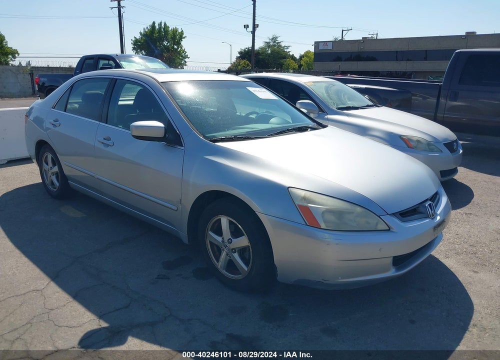 2004 HONDA ACCORD 2.4 EX VIN: JHMCM567X4C005535