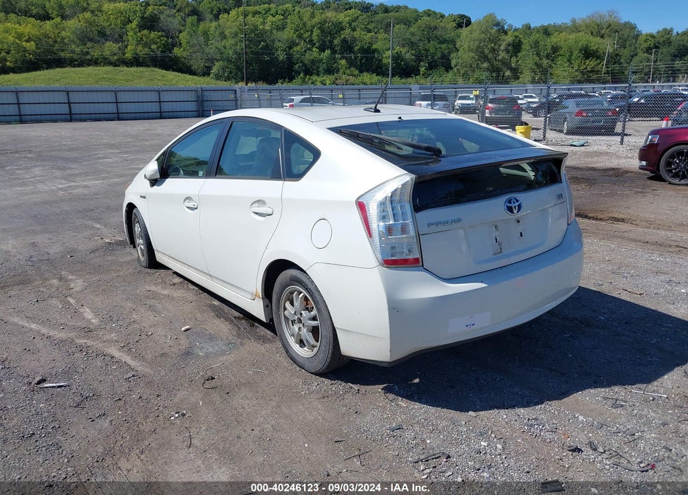 2011 TOYOTA PRIUS TWO VIN: JTDKN3DU0B0303792