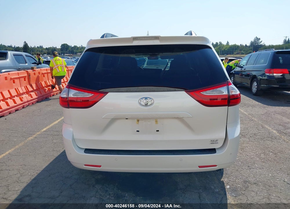 2018 TOYOTA SIENNA XLE 7 PASSENGER VIN: 5TDDZ3DC1JS206228