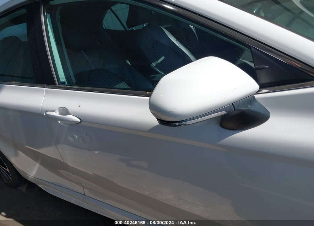 2019 TOYOTA CAMRY SE VIN: 4T1B11HK2KU244483