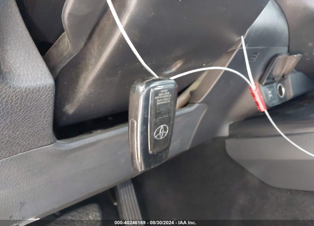 2019 TOYOTA CAMRY SE VIN: 4T1B11HK2KU244483