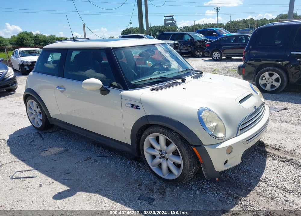 2006 MINI COOPER S VIN: WMWRE33596TG99802