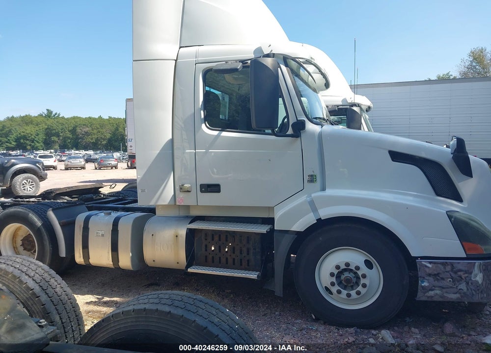 2015 VOLVO VN VNL VIN: 4V4NC9EG8FN924497