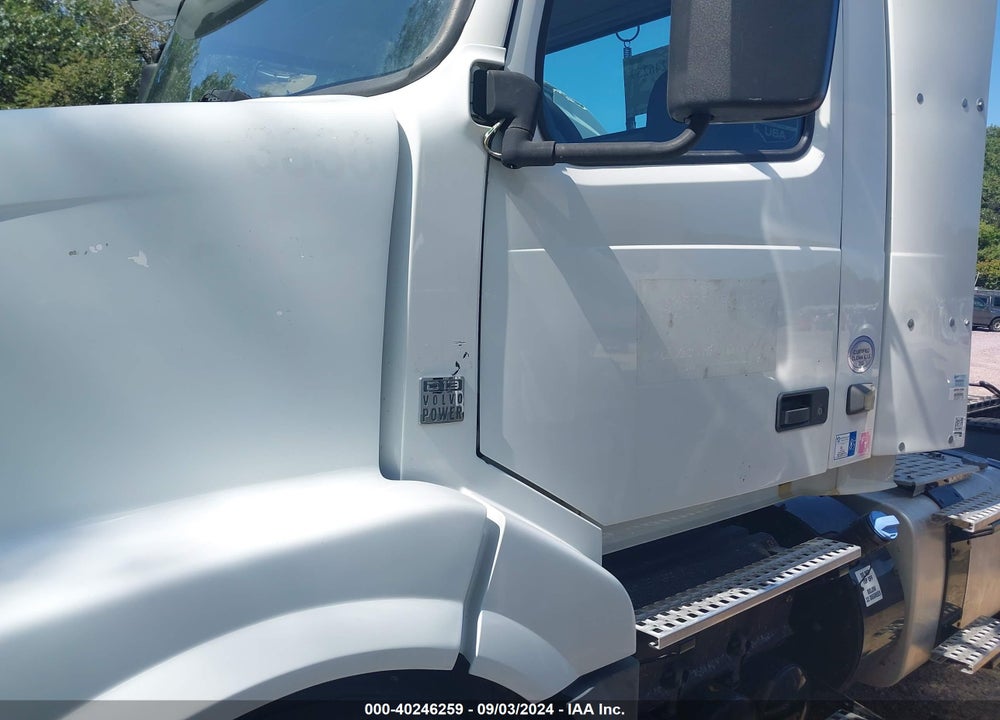 2015 VOLVO VN VNL VIN: 4V4NC9EG8FN924497