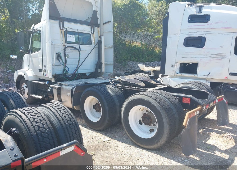 2015 VOLVO VN VNL VIN: 4V4NC9EG8FN924497