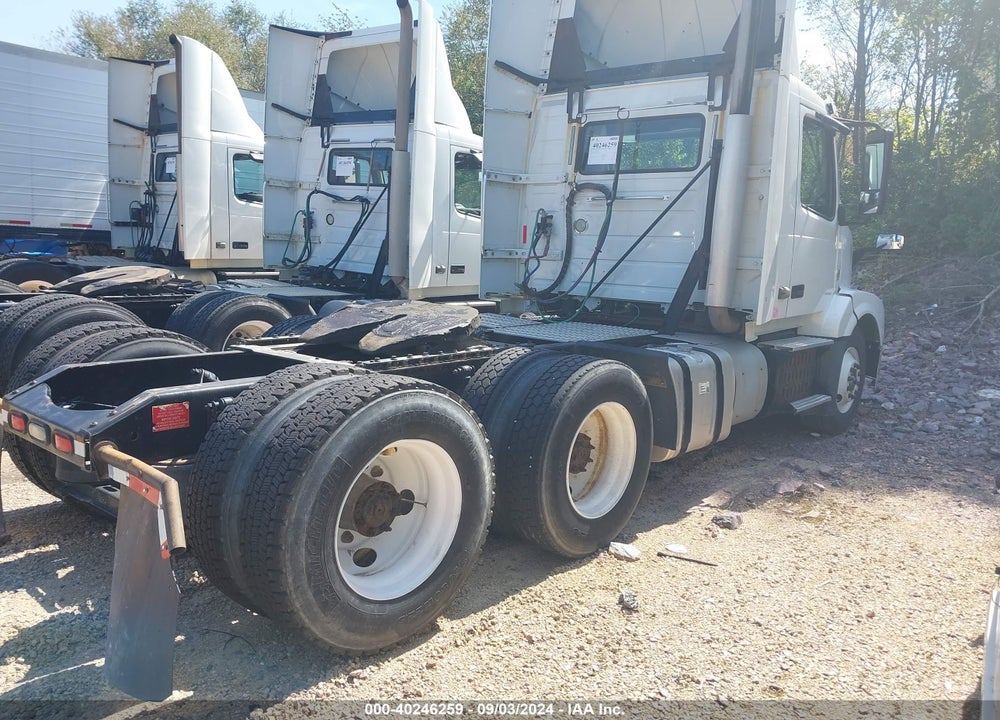 2015 VOLVO VN VNL VIN: 4V4NC9EG8FN924497
