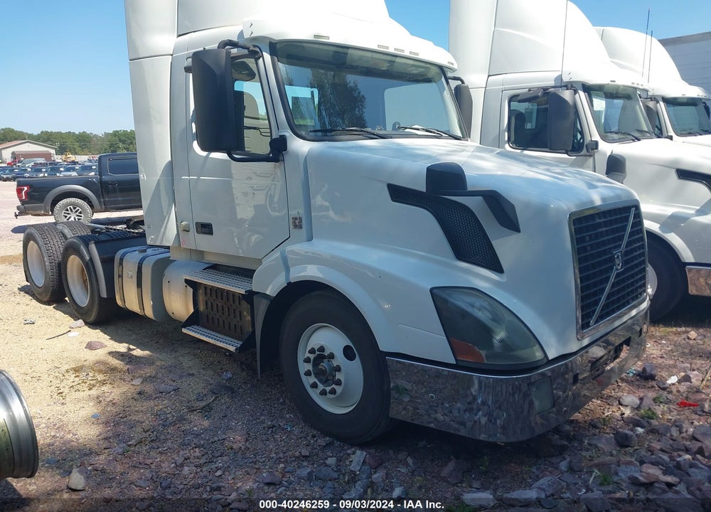 2015 VOLVO VN VNL VIN: 4V4NC9EG8FN924497