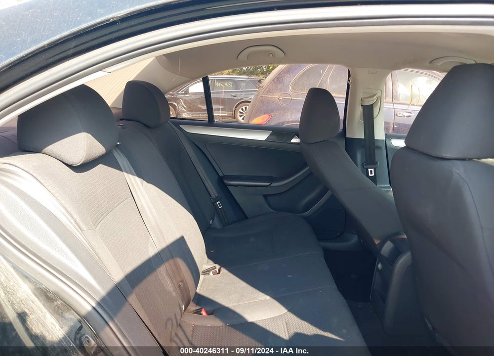 2015 VOLKSWAGEN JETTA VIN: 3VWD07AJ9FM411420