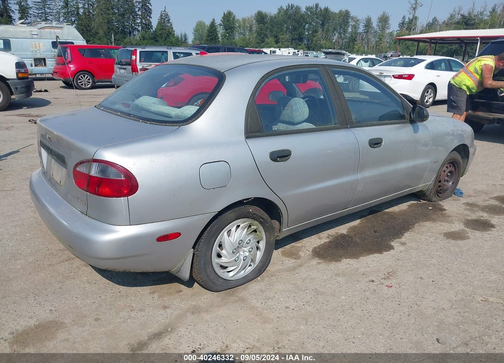 1999 DAEWOO LANOS SE VIN: KLATB5263XB352324