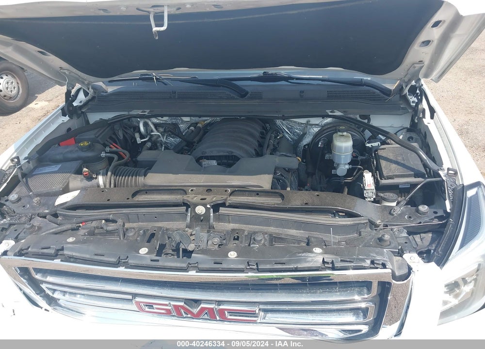2018 GMC YUKON SLE VIN: 1GKS2AKC1JR360587