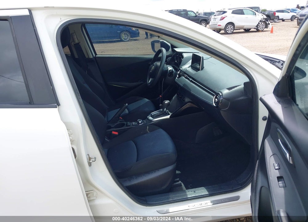 2016 SCION IA VIN: 3MYDLBZV0GY130204