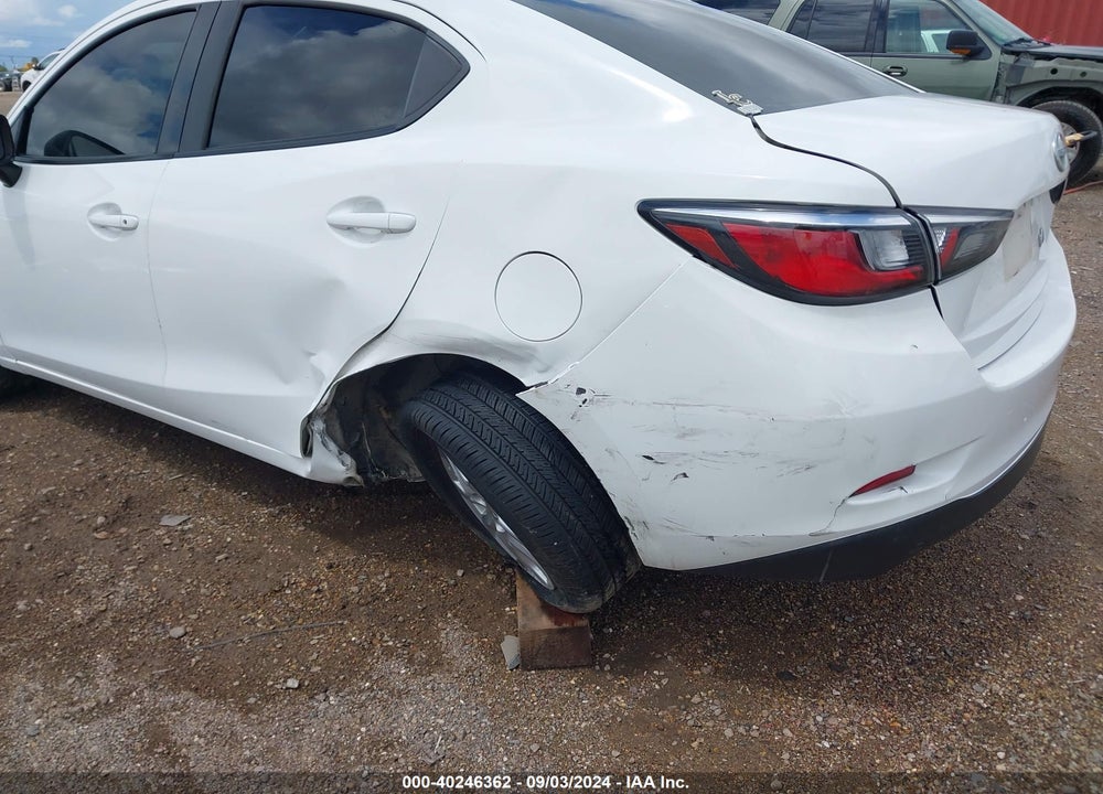 2016 SCION IA VIN: 3MYDLBZV0GY130204