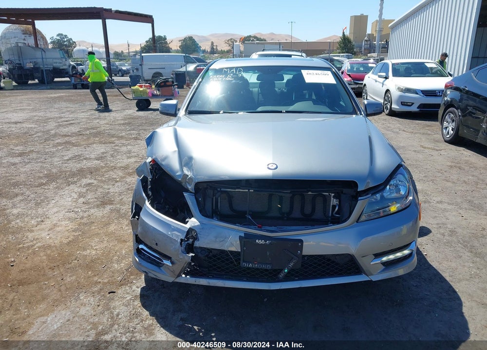 2013 MERCEDES-BENZ C 350 SPORT VIN: WDDGF5HB5DG095464