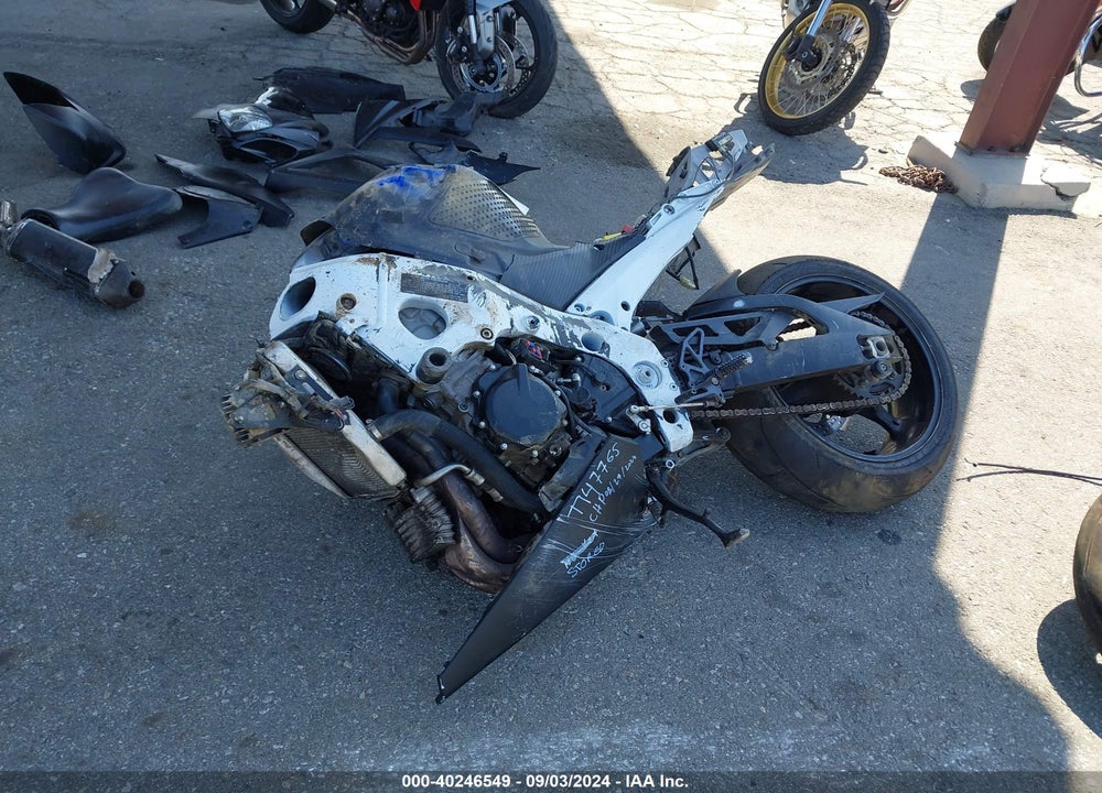 2007 SUZUKI GSX-R1000 VIN: JS1GT77A772109982