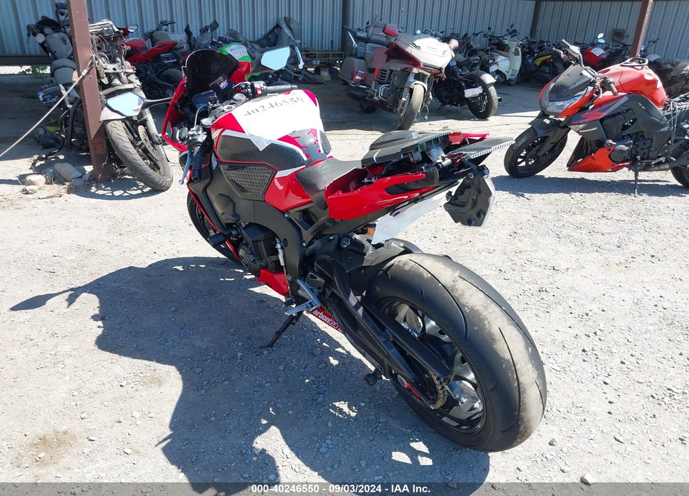 2018 HONDA CBR1000 VIN: JH2SC7718JK100268