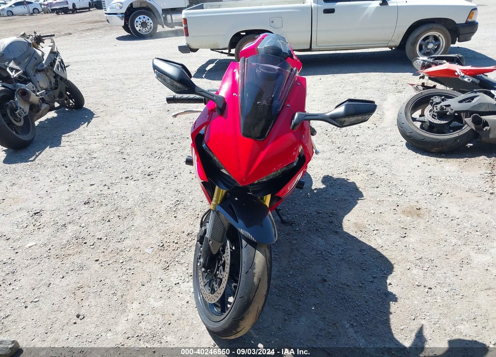 2018 HONDA CBR1000 VIN: JH2SC7718JK100268