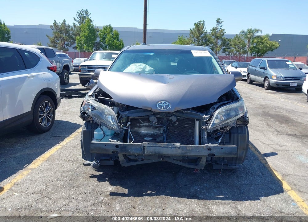 2014 TOYOTA SIENNA SE 8 PASSENGER VIN: 5TDXK3DCXES513145