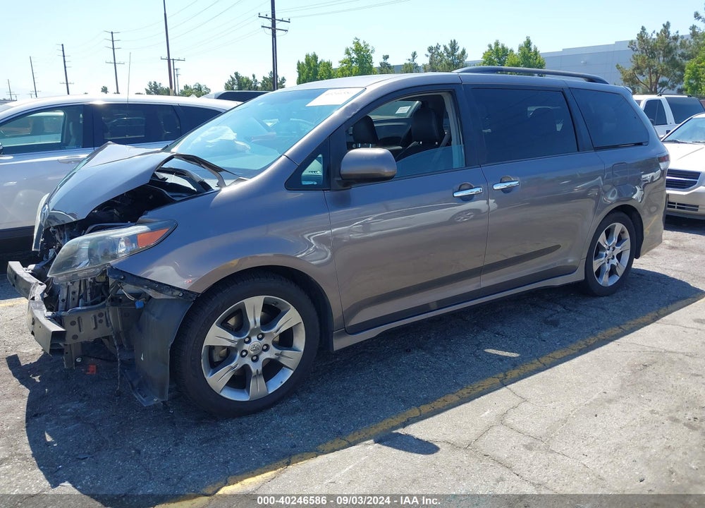 2014 TOYOTA SIENNA SE 8 PASSENGER VIN: 5TDXK3DCXES513145