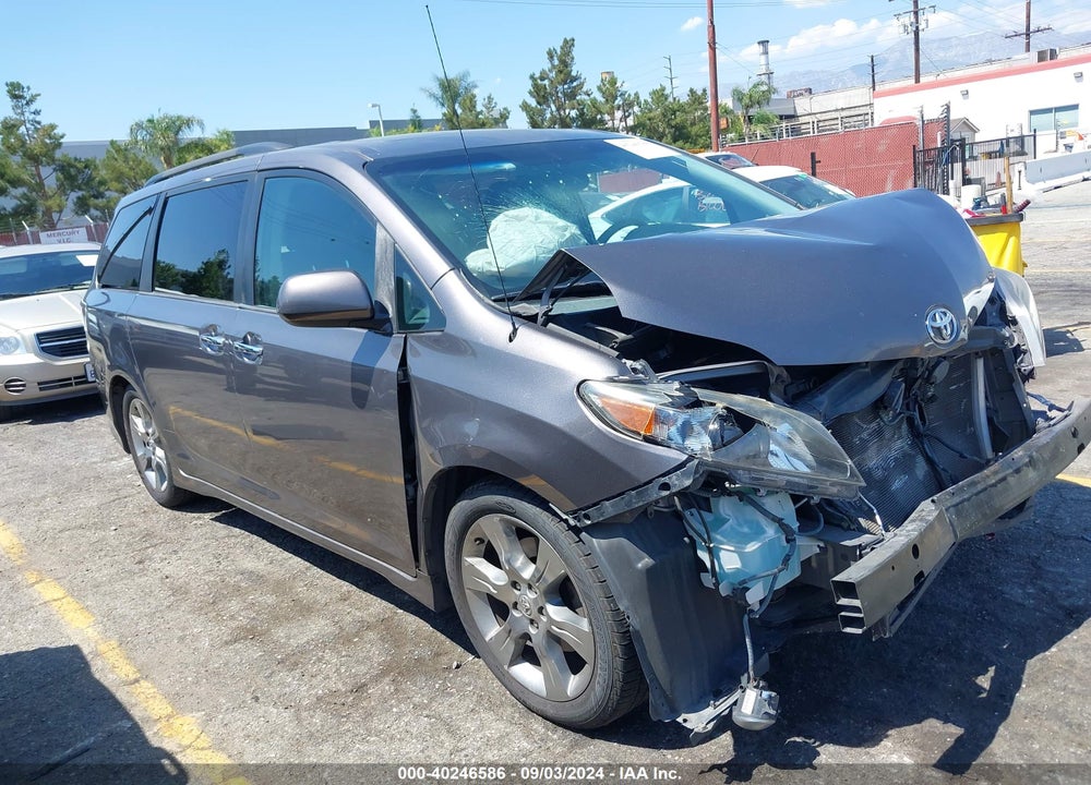 2014 TOYOTA SIENNA SE 8 PASSENGER VIN: 5TDXK3DCXES513145