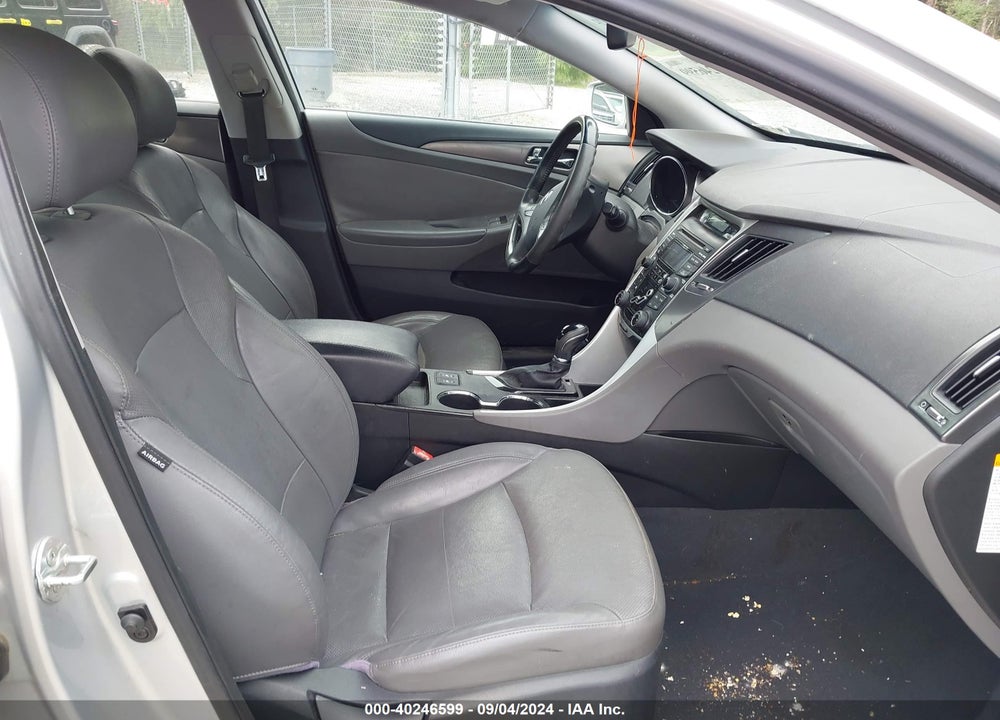 2012 HYUNDAI SONATA VIN: KMHEC4A45CA039683