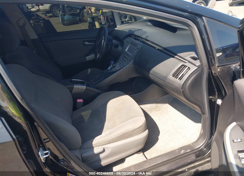 2013 TOYOTA PRIUS VIN: JTDKN3DUXD5704417