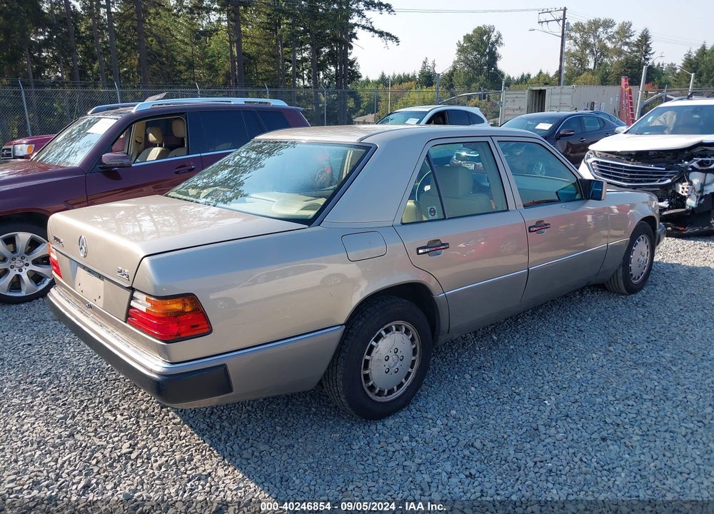 1992 MERCEDES-BENZ 300 E 2.6 VIN: WDBEA26D2NB695469