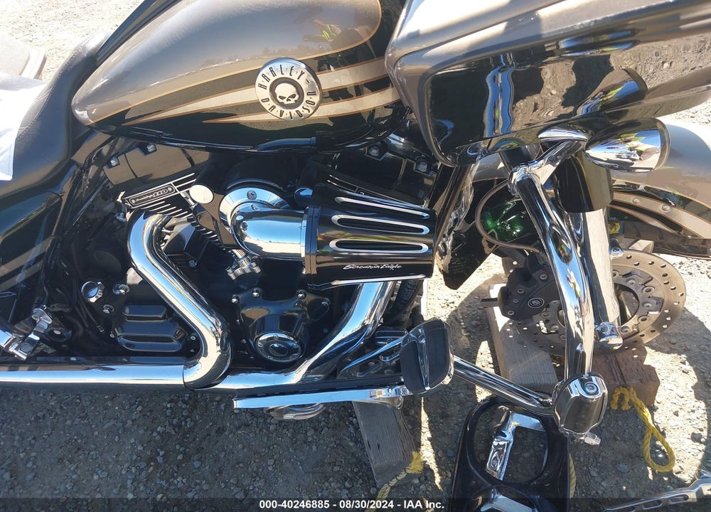 2013 HARLEY-DAVIDSON FLTRXSE CVO ROAD GLIDE CUSTOM VIN: 1HD1TC81XDB958758
