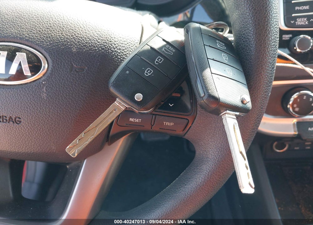 2017 KIA RIO EX/LX VIN: KNADM4A33H6015359