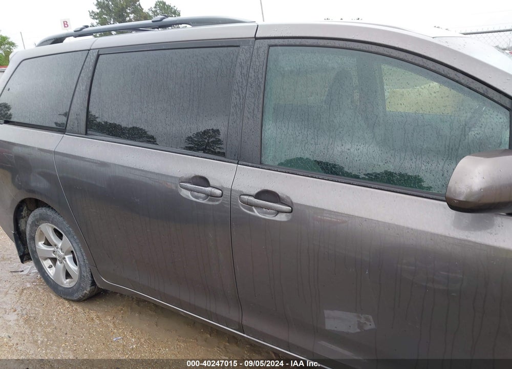 2014 TOYOTA SIENNA LE V6 8 PASSENGER VIN: 5TDKK3DC9ES441638