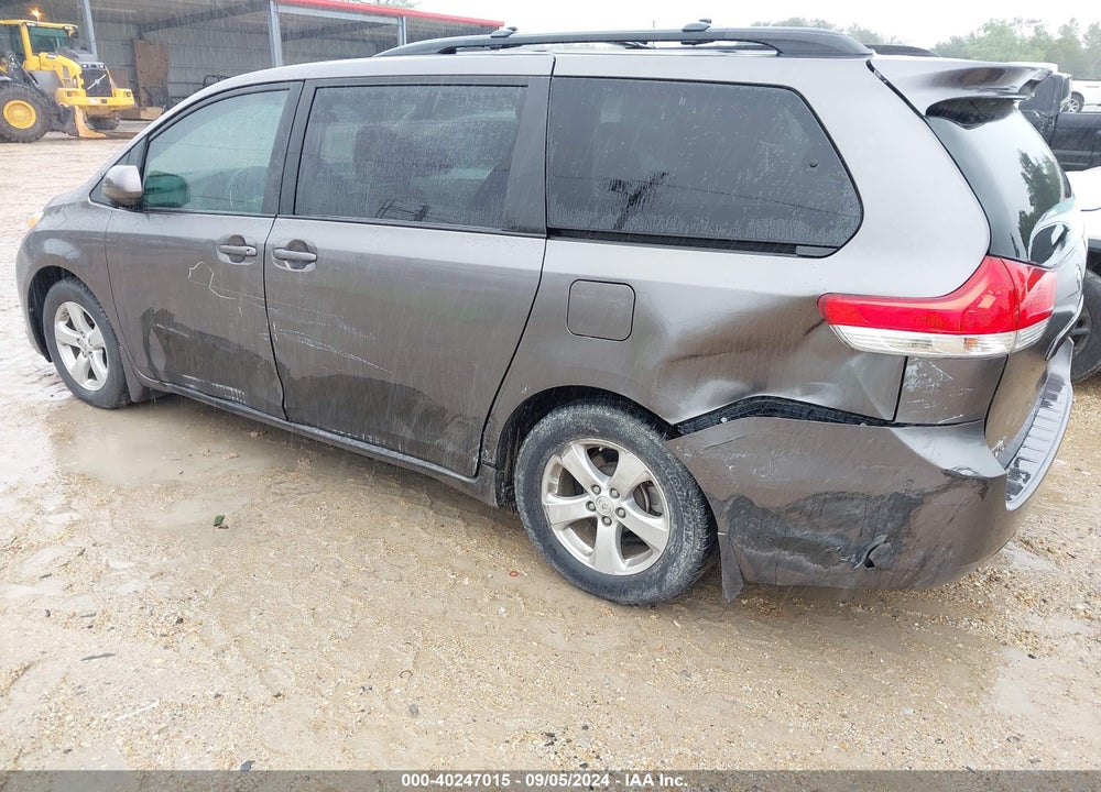 2014 TOYOTA SIENNA LE V6 8 PASSENGER VIN: 5TDKK3DC9ES441638