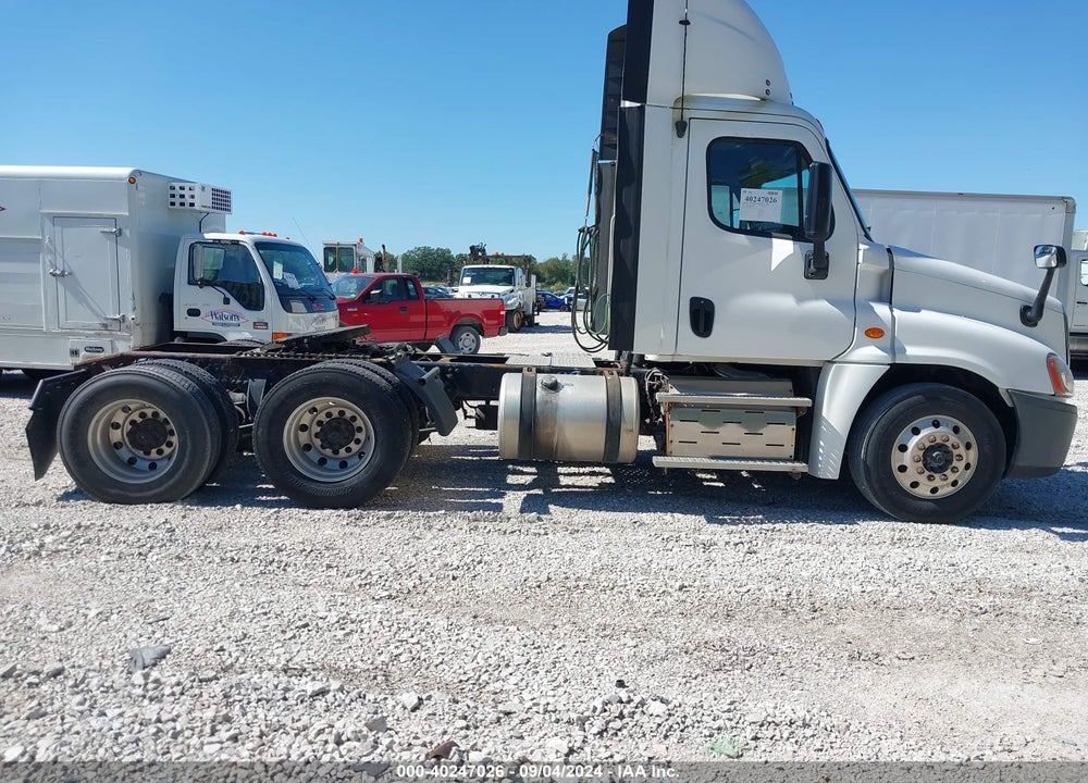 2016 FREIGHTLINER CASCADIA 125 VIN: 3AKJGEDV3GDGX7561
